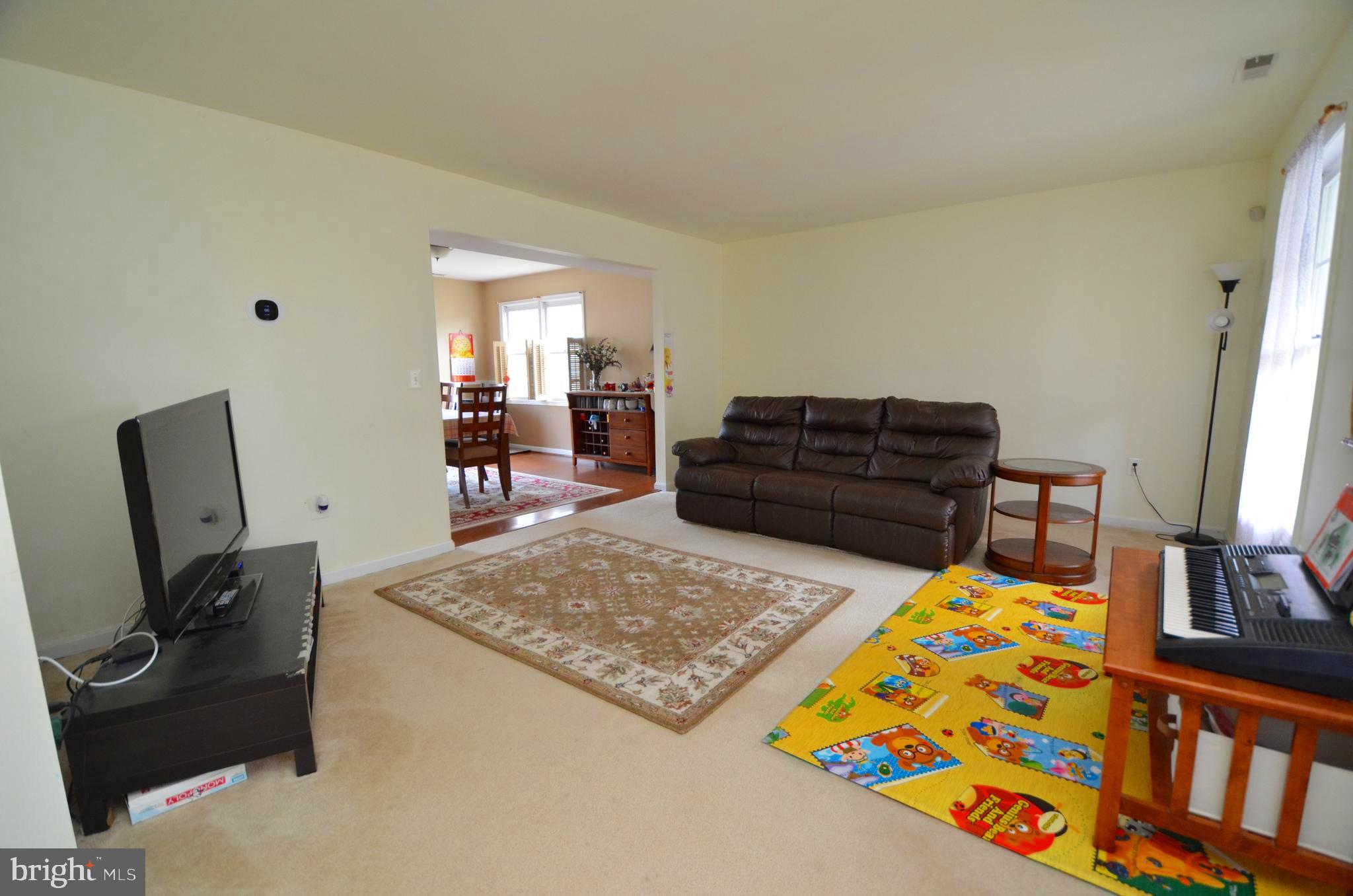 710 Tyler Point Road Deale, MD 20751 - Photo 5 of 50 Living room