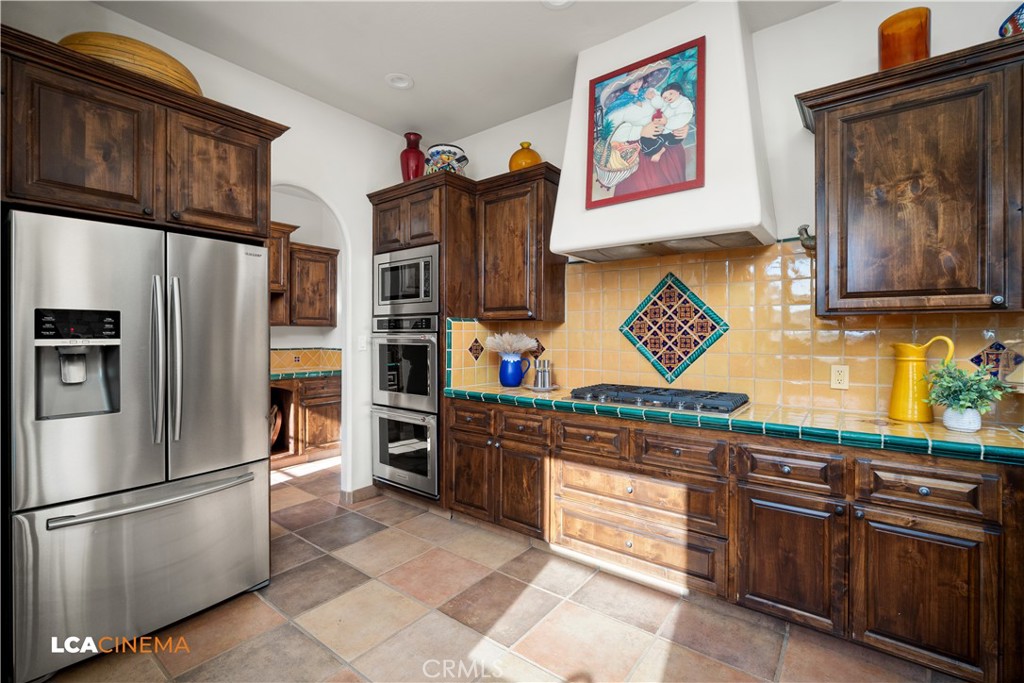 15001 Colonia De Las Rosas Bakersfield, CA 93306 - Photo 11 of 54