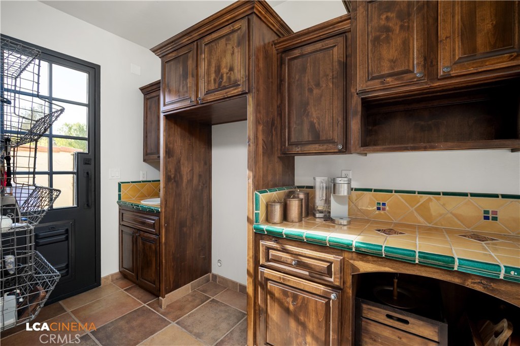 15001 Colonia De Las Rosas Bakersfield, CA 93306 - Photo 13 of 54