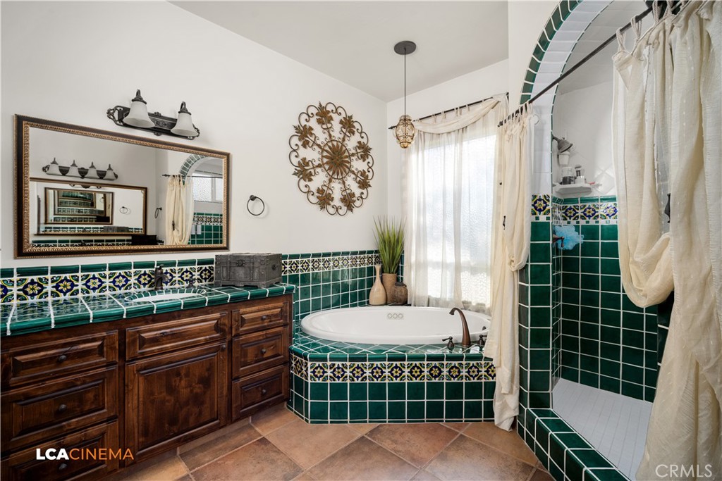 15001 Colonia De Las Rosas Bakersfield, CA 93306 - Photo 25 of 54