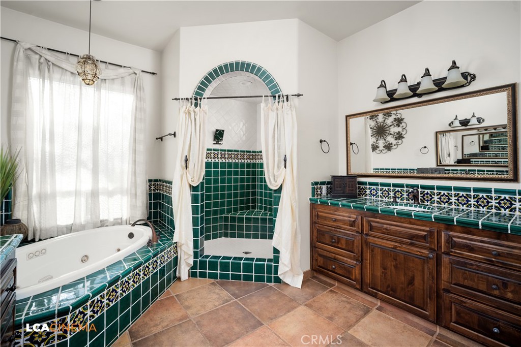15001 Colonia De Las Rosas Bakersfield, CA 93306 - Photo 26 of 54