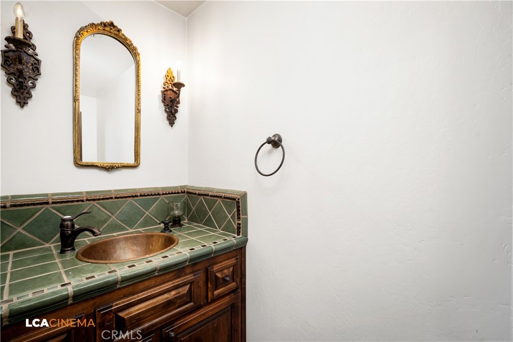 15001 Colonia De Las Rosas Bakersfield, CA 93306 - Photo 7 of 54