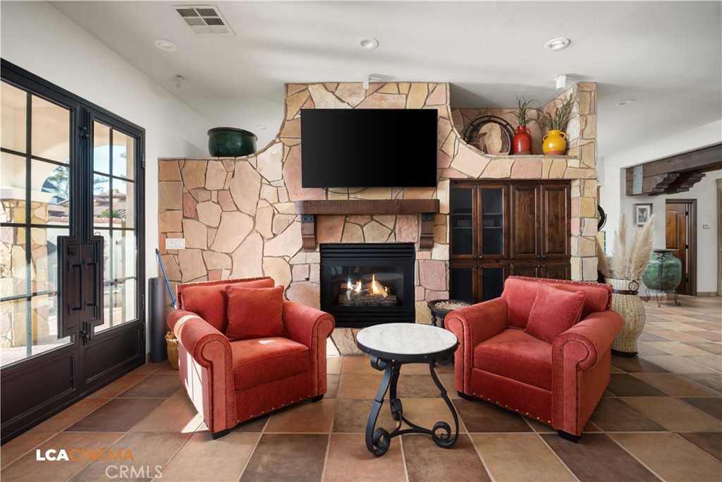 15001 Colonia De Las Rosas Bakersfield, CA 93306 - Photo 8 of 54