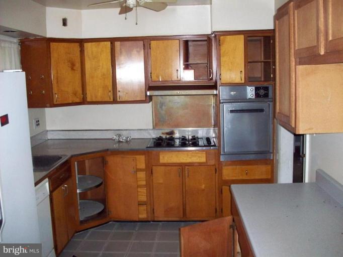 7411 Loisdale Road Springfield, VA 22150 - Photo 2 of 7 Kitchen