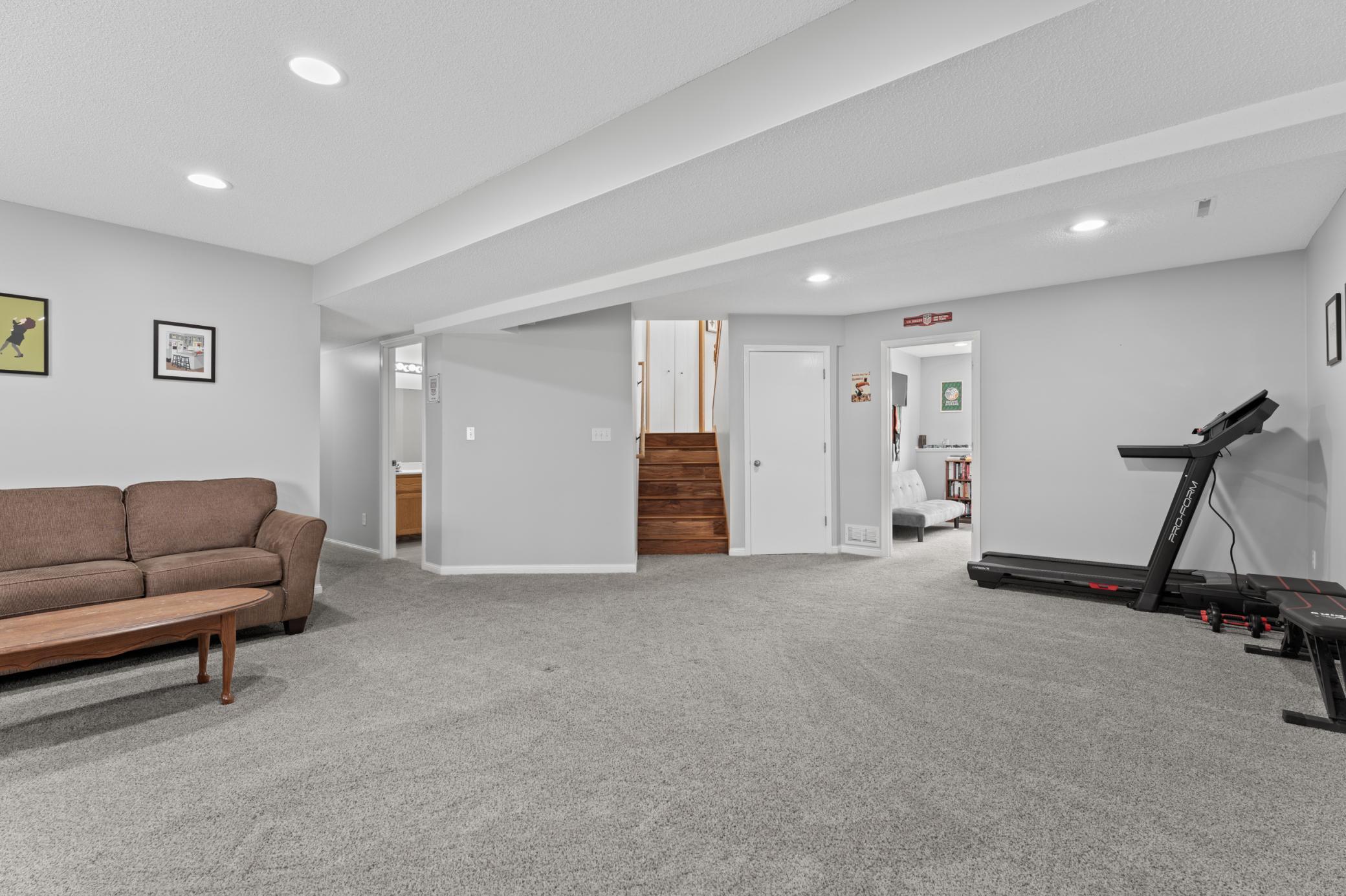 4451 Savannah Drive Northwest Rochester, MN 55901 - Photo 21 of 34