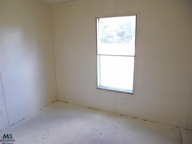 2149 Goetze Road Applegate, MI 48401 - Photo 6 of 11 31128034-5.JPG