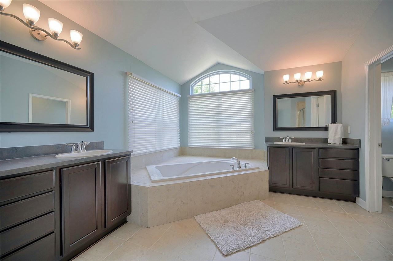 26967 Victoria Road Novi, MI 48374 - Photo 22 of 37
