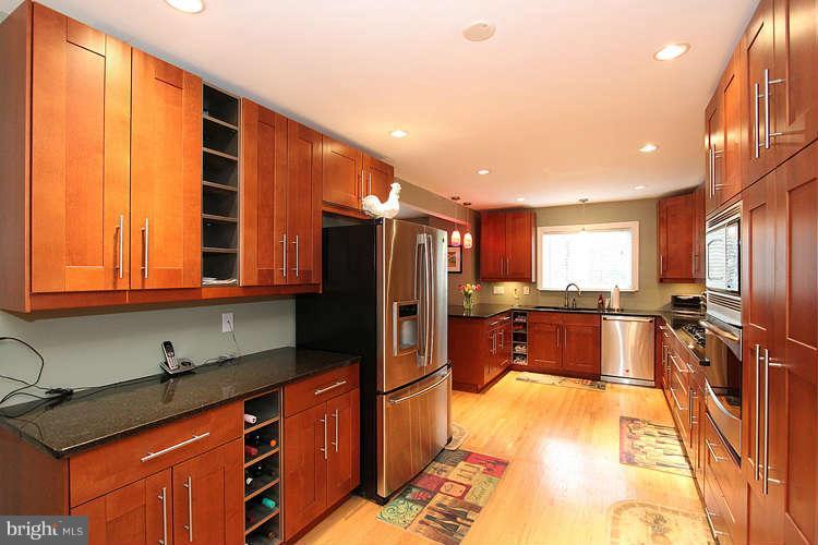 19217 Treadway Road Brookeville, MD 20833 - Photo 10 of 29 Kitchen