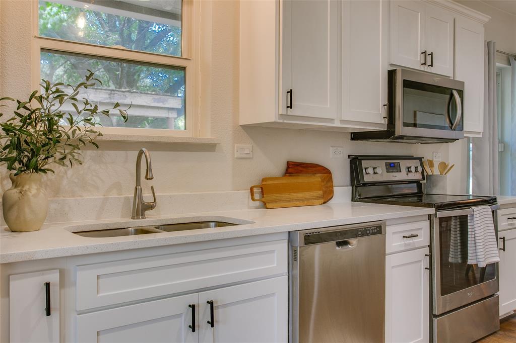 2606 West 12th Street Dallas, TX 75211 - Photo 16 of 36