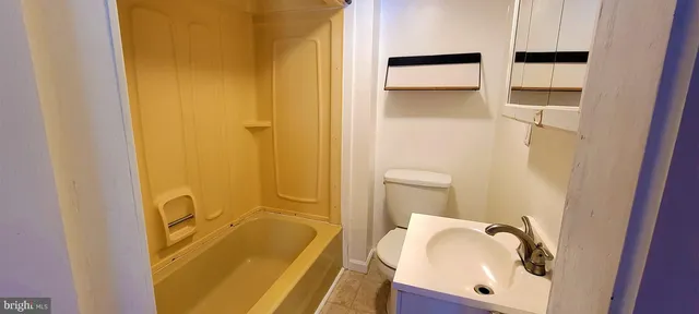 $1,950 | 239 Roosevelt Avenue, Northfield, NJ 08225