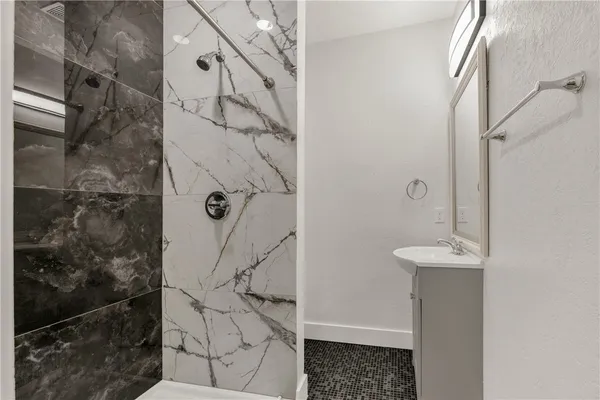 $255,000 | 1557 West Wm J Bryan Parkway, Bryan, TX 77803