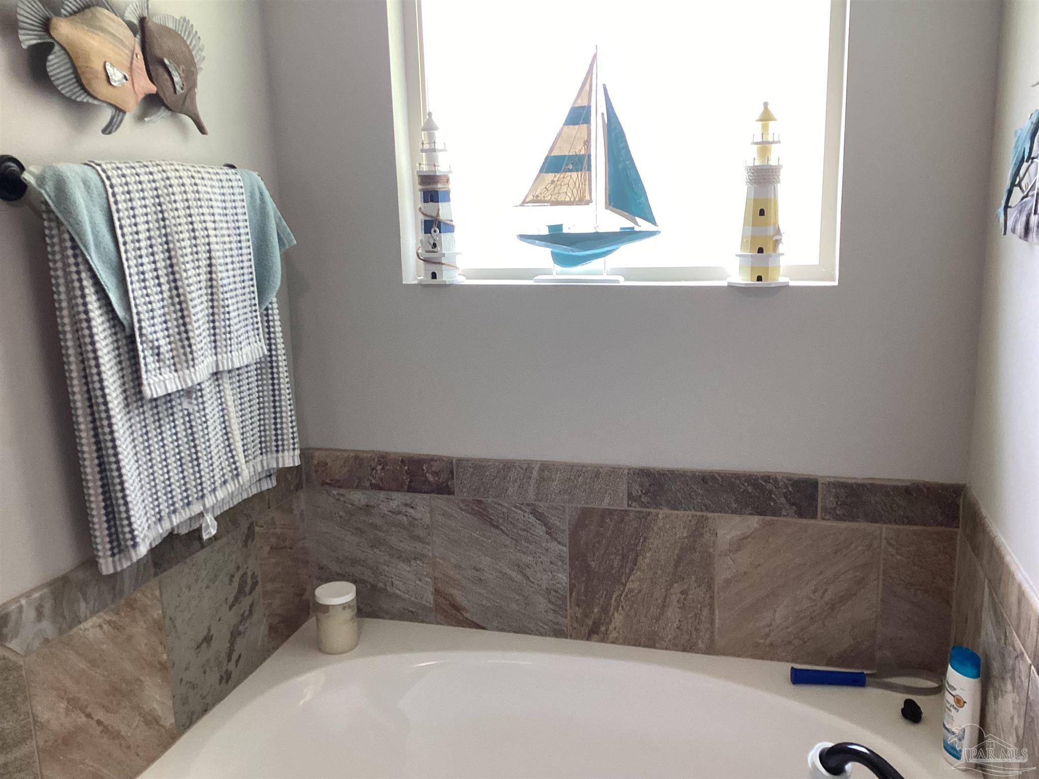 1584 Sawyers Rdg Cove Cantonment, FL 32533 - Photo 5 of 39