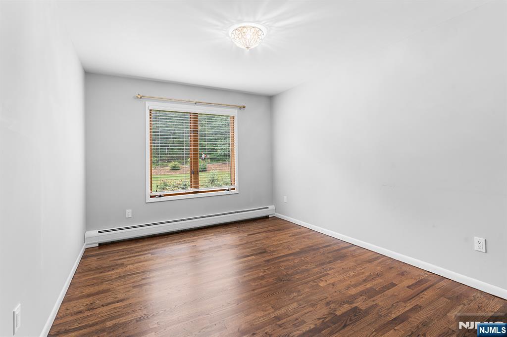4 Daniel Lane Butler, NJ 07405 - Photo 21 of 47