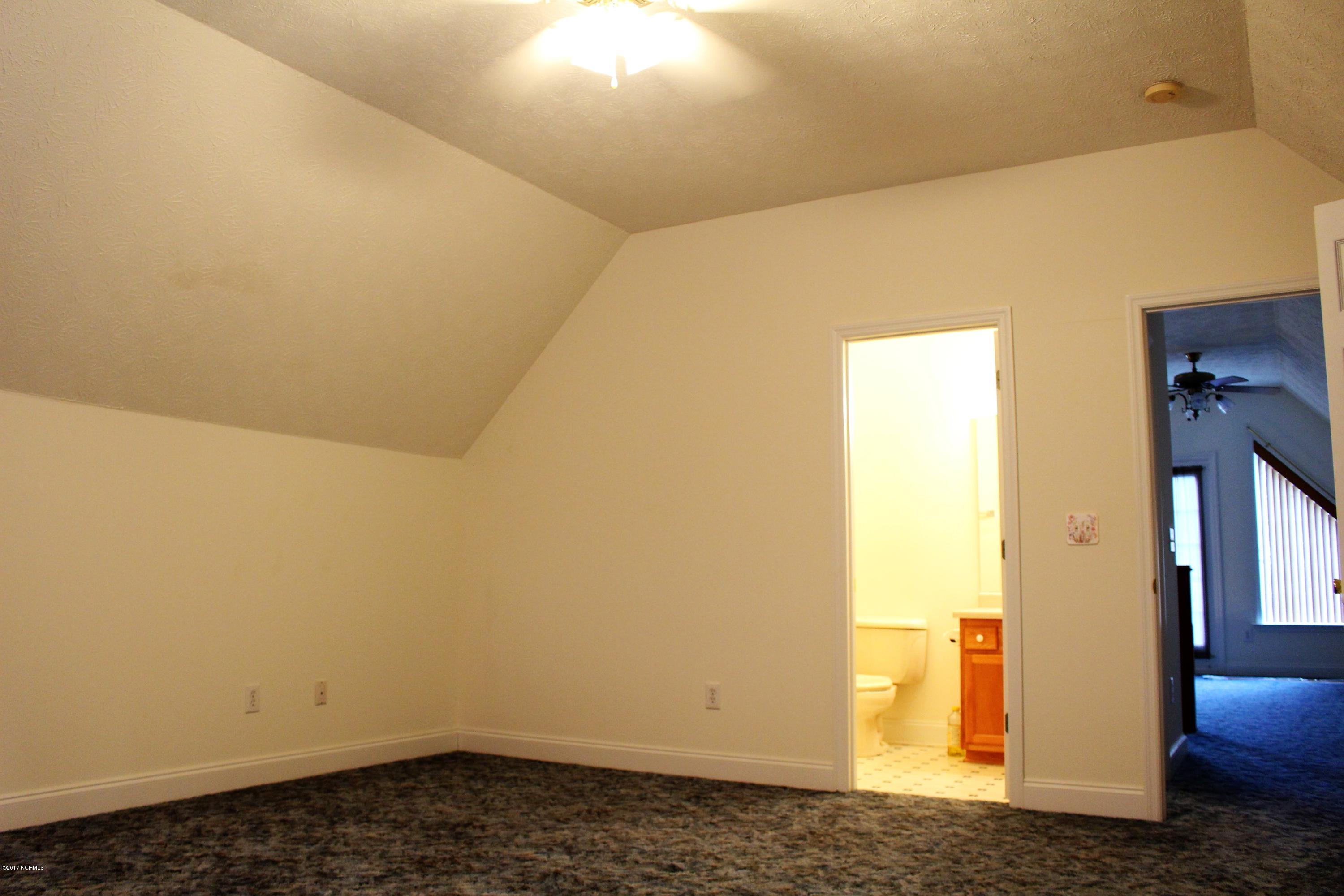 451 Becton Road Havelock, NC 28532 - Photo 81 of 87 Top floor bedroom with private full bath