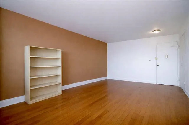 $305,000 | 400 Cozine Avenue, Unit 9F | East New York