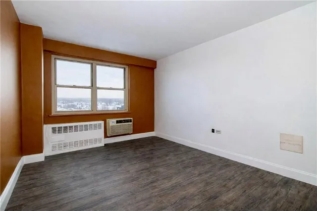 $305,000 | 400 Cozine Avenue, Unit 9F | East New York