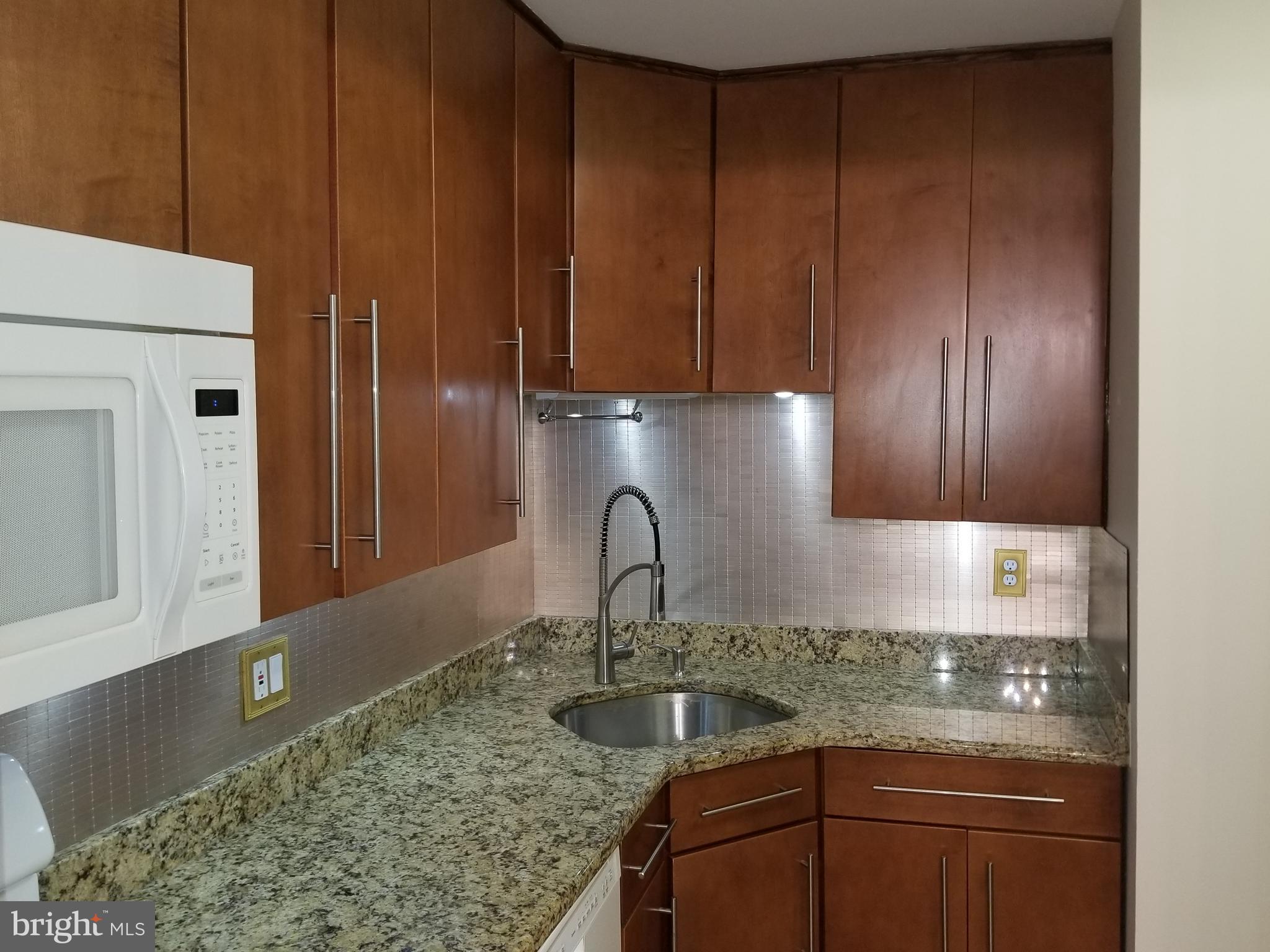 1406 Northgate Square, Unit 21B Reston, VA 20190 - Photo 11 of 45 Gallery Image 11