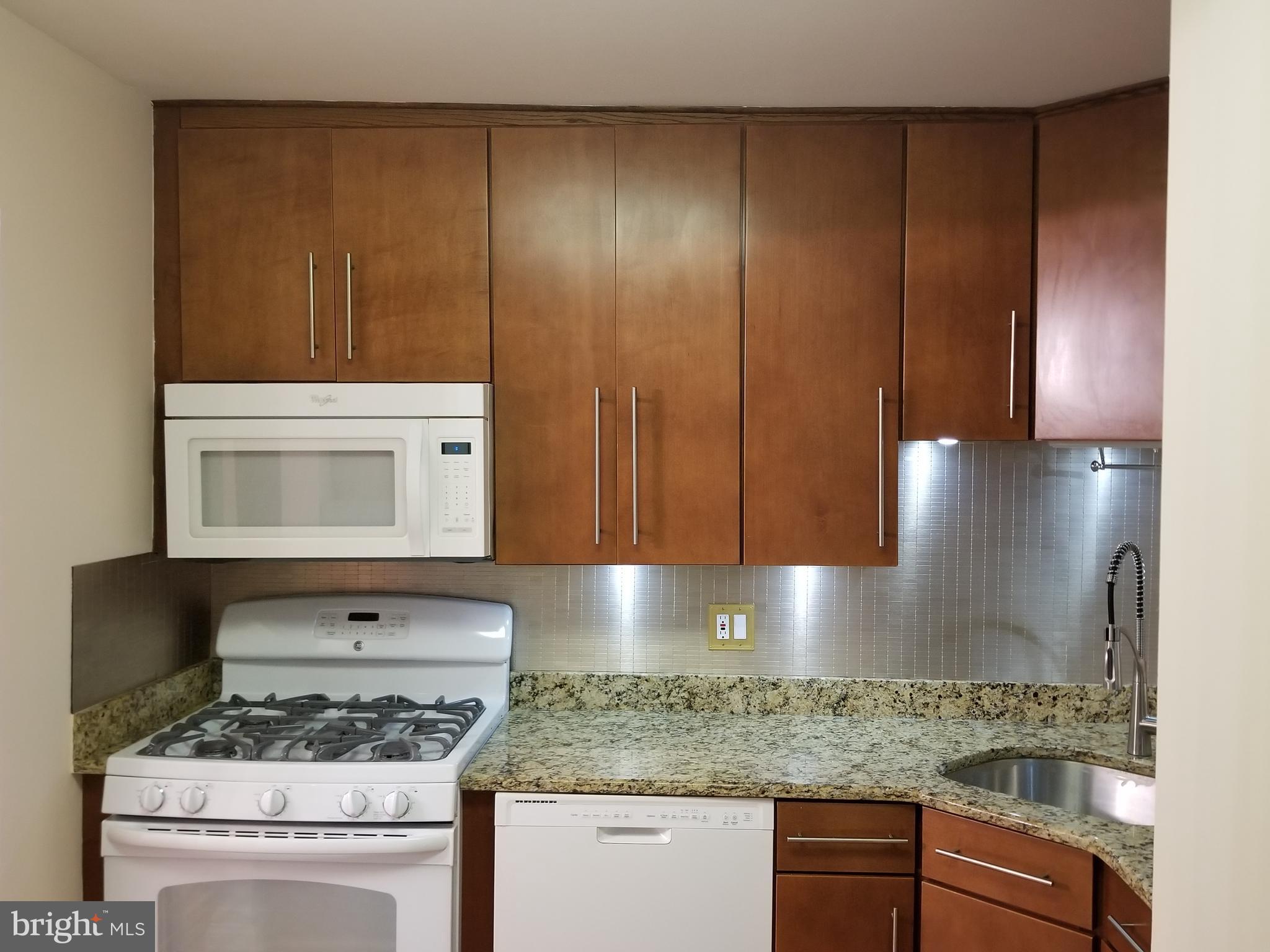 1406 Northgate Square, Unit 21B Reston, VA 20190 - Photo 13 of 45 Gallery Image 13
