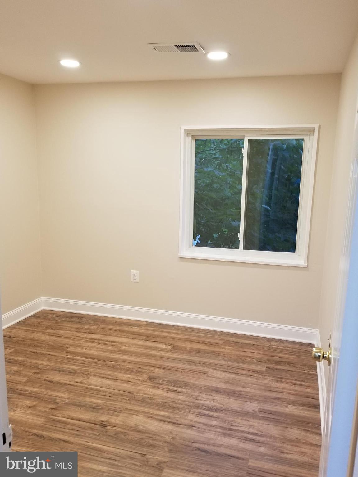 1406 Northgate Square, Unit 21B Reston, VA 20190 - Photo 27 of 45 Gallery Image 27