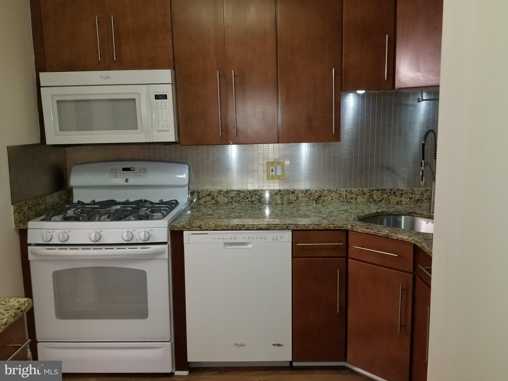 1406 Northgate Square, Unit 21B Reston, VA 20190 - Photo 10 of 45 Gallery Image 10