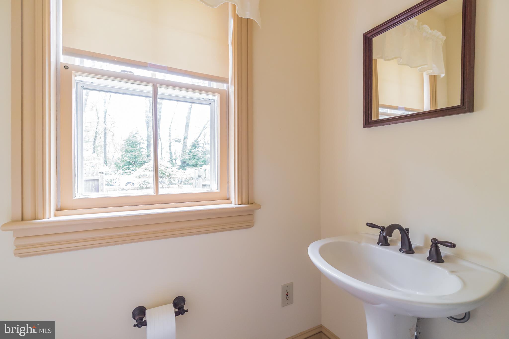 130 Indiantown Road Glenmoore, PA 19343 - Photo 13 of 37 Powder Room
