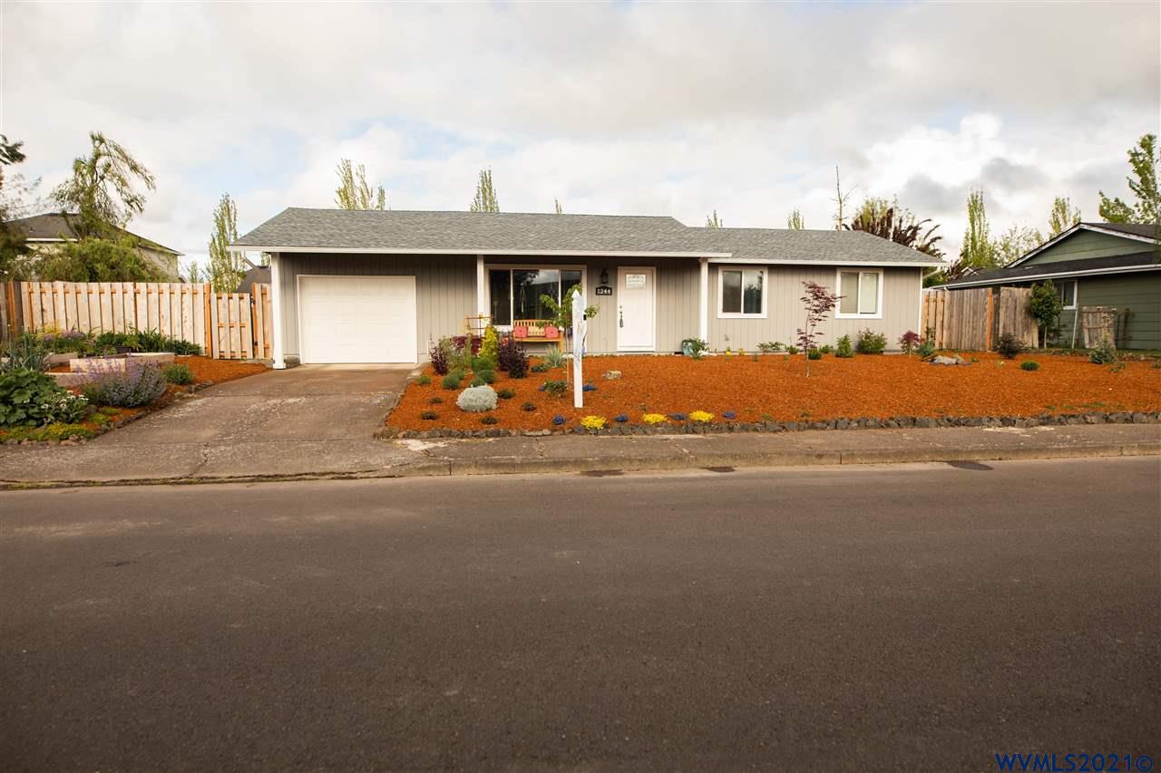 1244 Hemlock Loop Independence, OR 97351 - Photo 1 of 23 Gallery Image 1