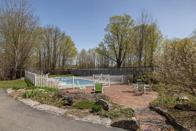 $698,000 | 1003 School Street, Dunbarton, NH 03046