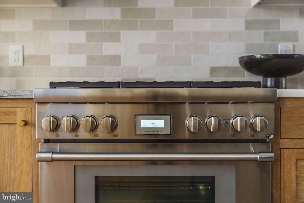 2460 Ontario Road Northwest Washington, DC 20009 - Photo 24 of 85 a close view of a stove top oven