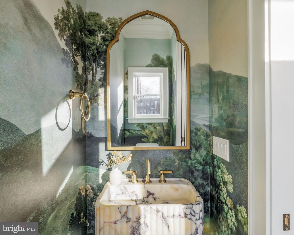 2460 Ontario Road Northwest Washington, DC 20009 - Photo 28 of 85