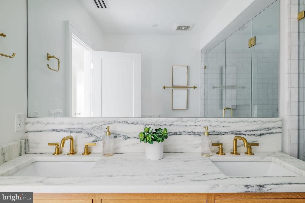 2460 Ontario Road Northwest Washington, DC 20009 - Photo 41 of 85