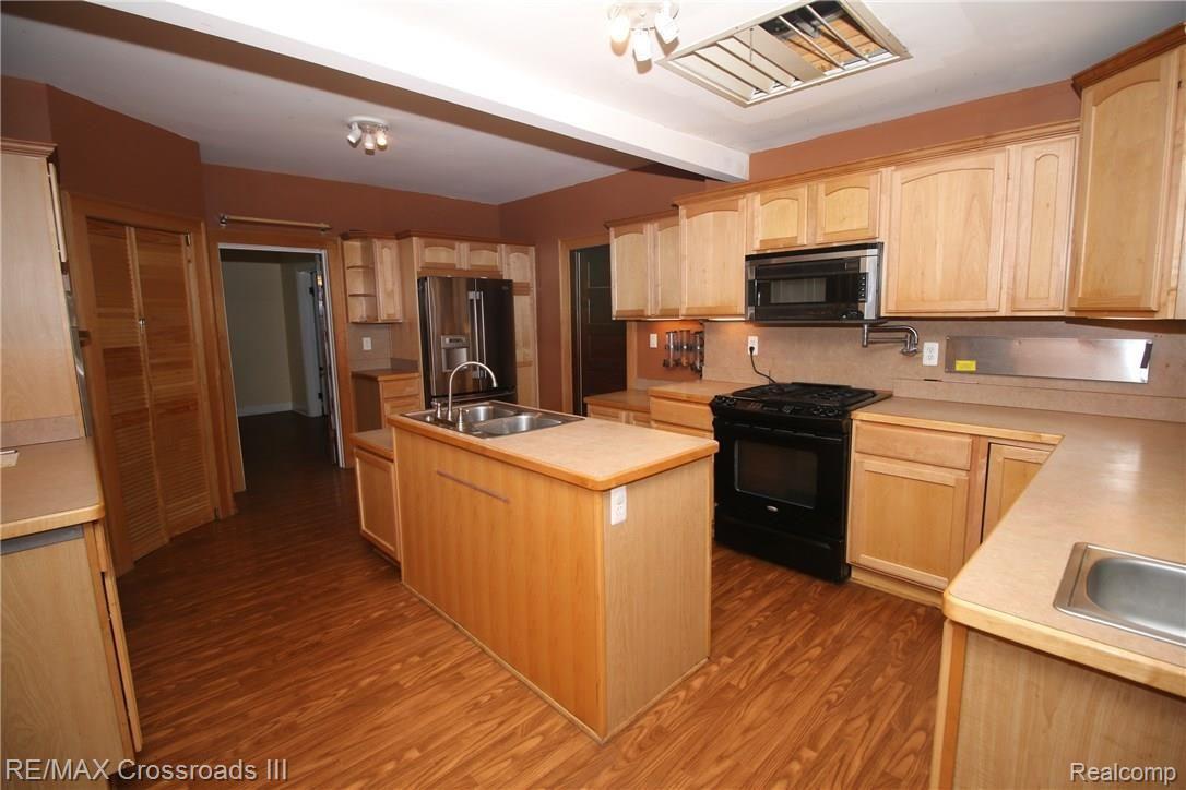 15205 Haggerty Road Belleville, MI 48111 - Photo 6 of 21 IMG_9217.JPG