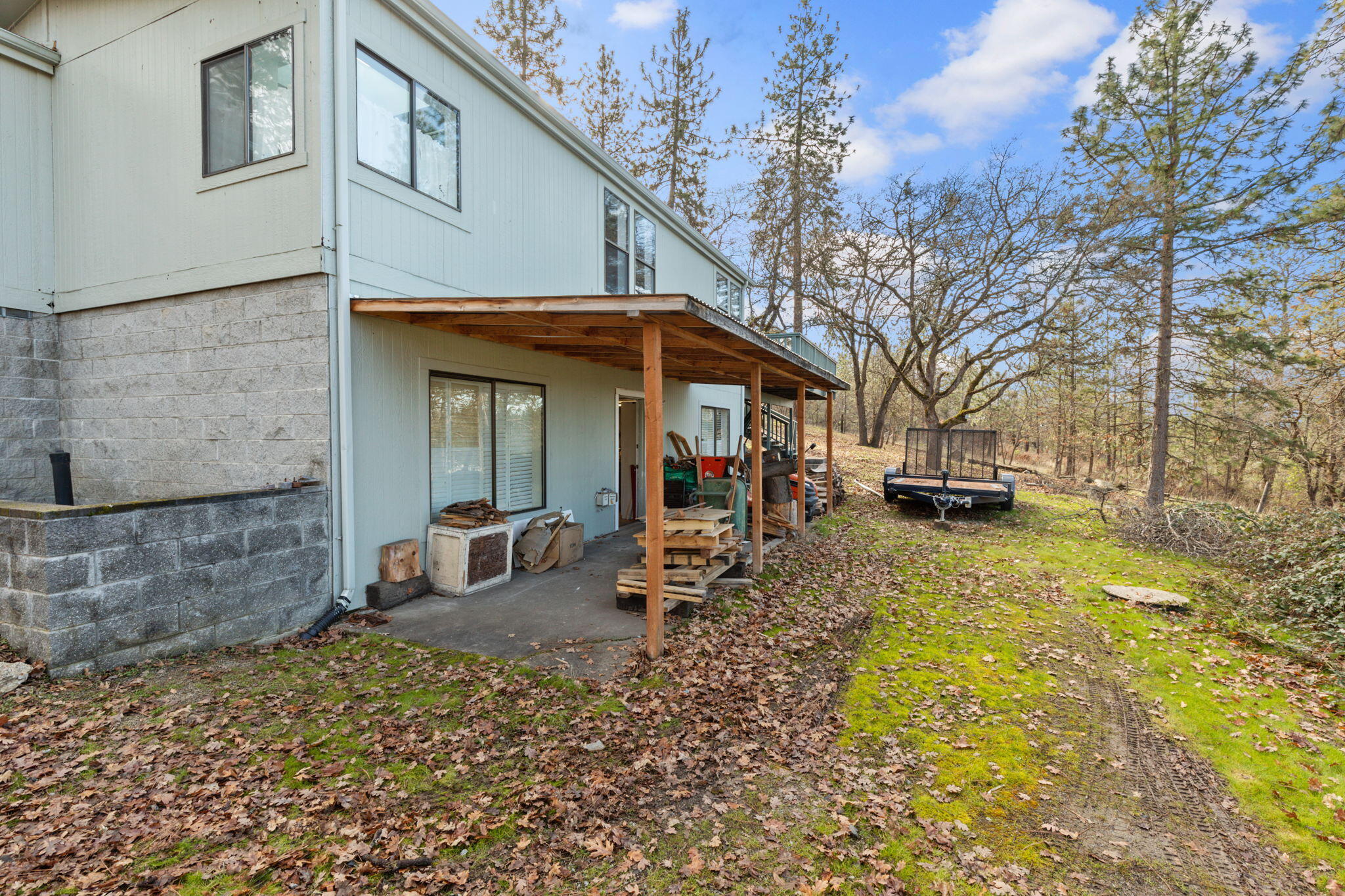 3746 Devils Garden Road Medford, OR 97504 - Photo 19 of 33 Downstairs 16 x 36 shop