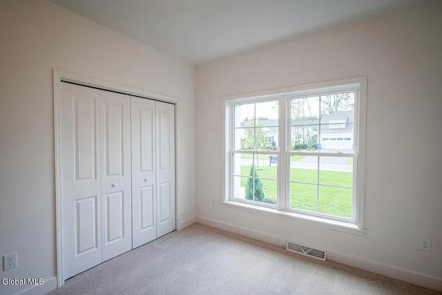 $687,900 | 10 Espen Place, Niskayuna, NY 12309