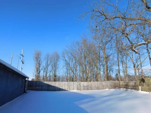 $199,900 | 462 West Main Street, Grand Ledge, MI 48837