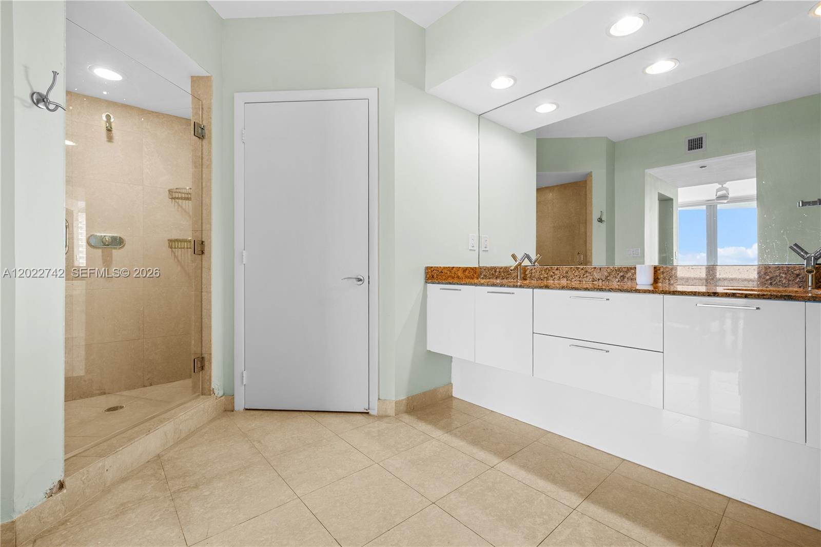 400 Alton Road, Unit 907 Miami Beach, FL 33139 - Photo 16 of 52