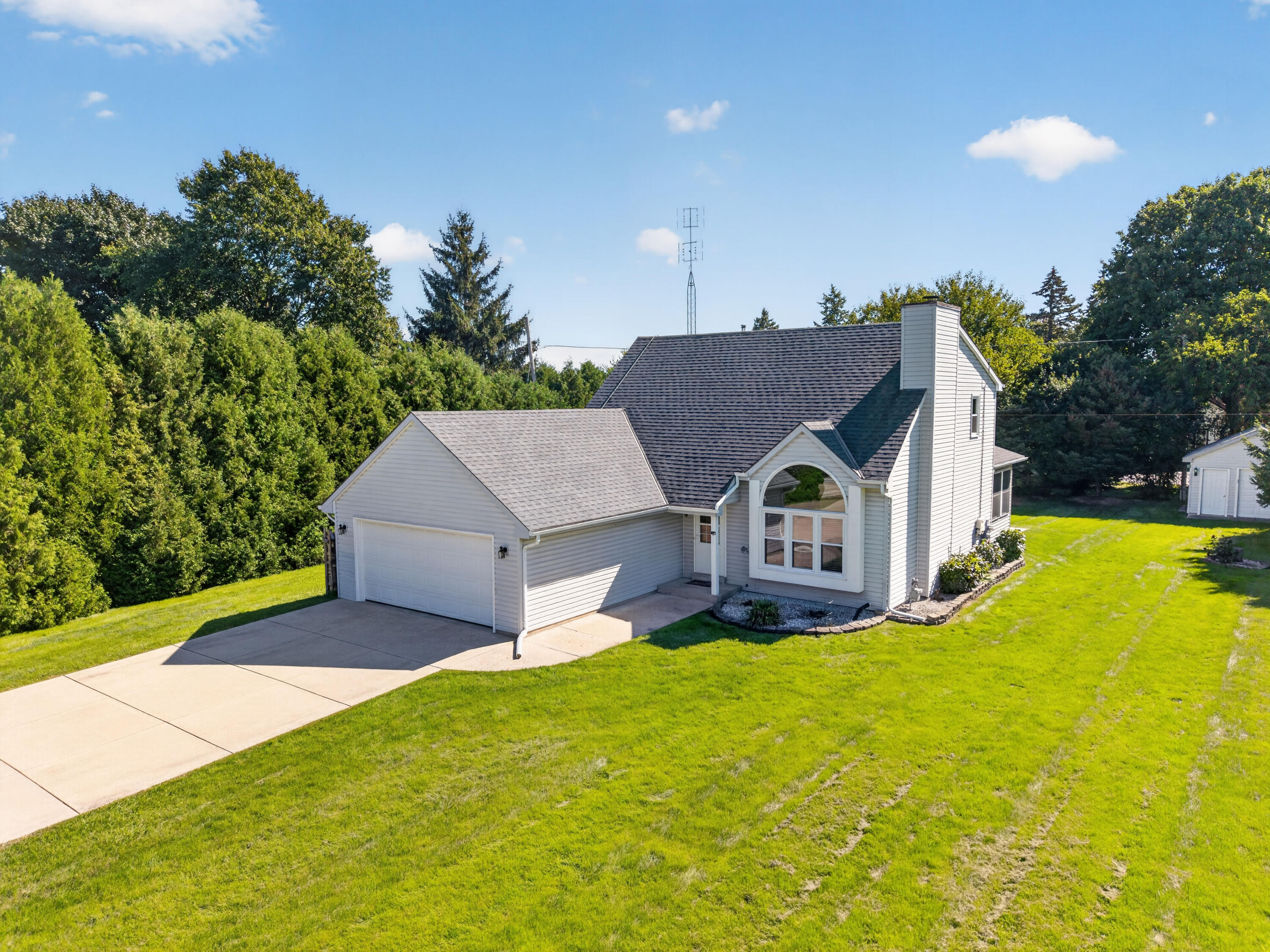 2733 4 1/2 Mile Road Caledonia, WI 53402 - Photo 40 of 44 DJI_20260924135109_0091_D