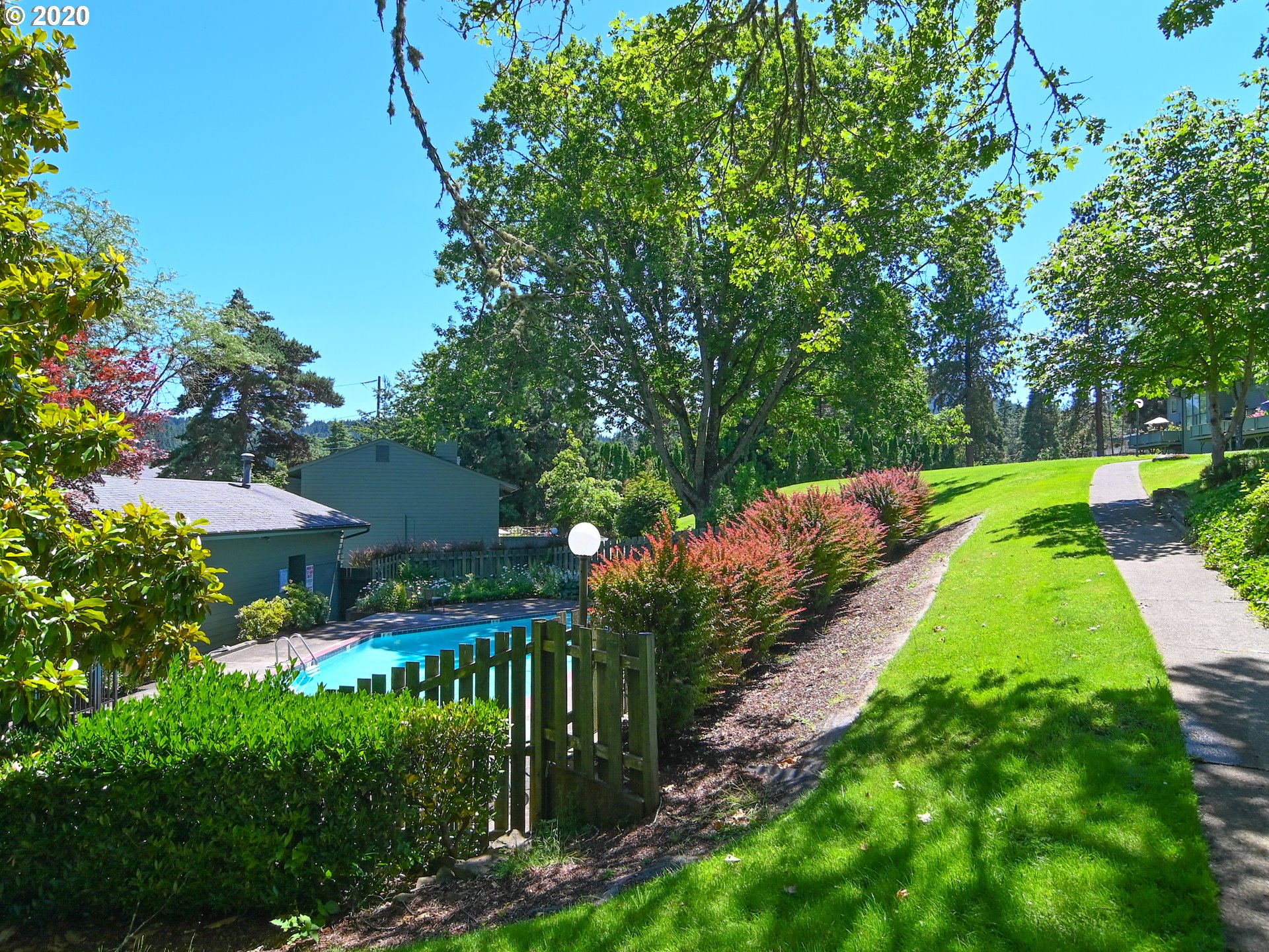 4441 Fox Hollow Road, Unit 2 Eugene, OR 97405 - Photo 25 of 31 Gallery Image 25