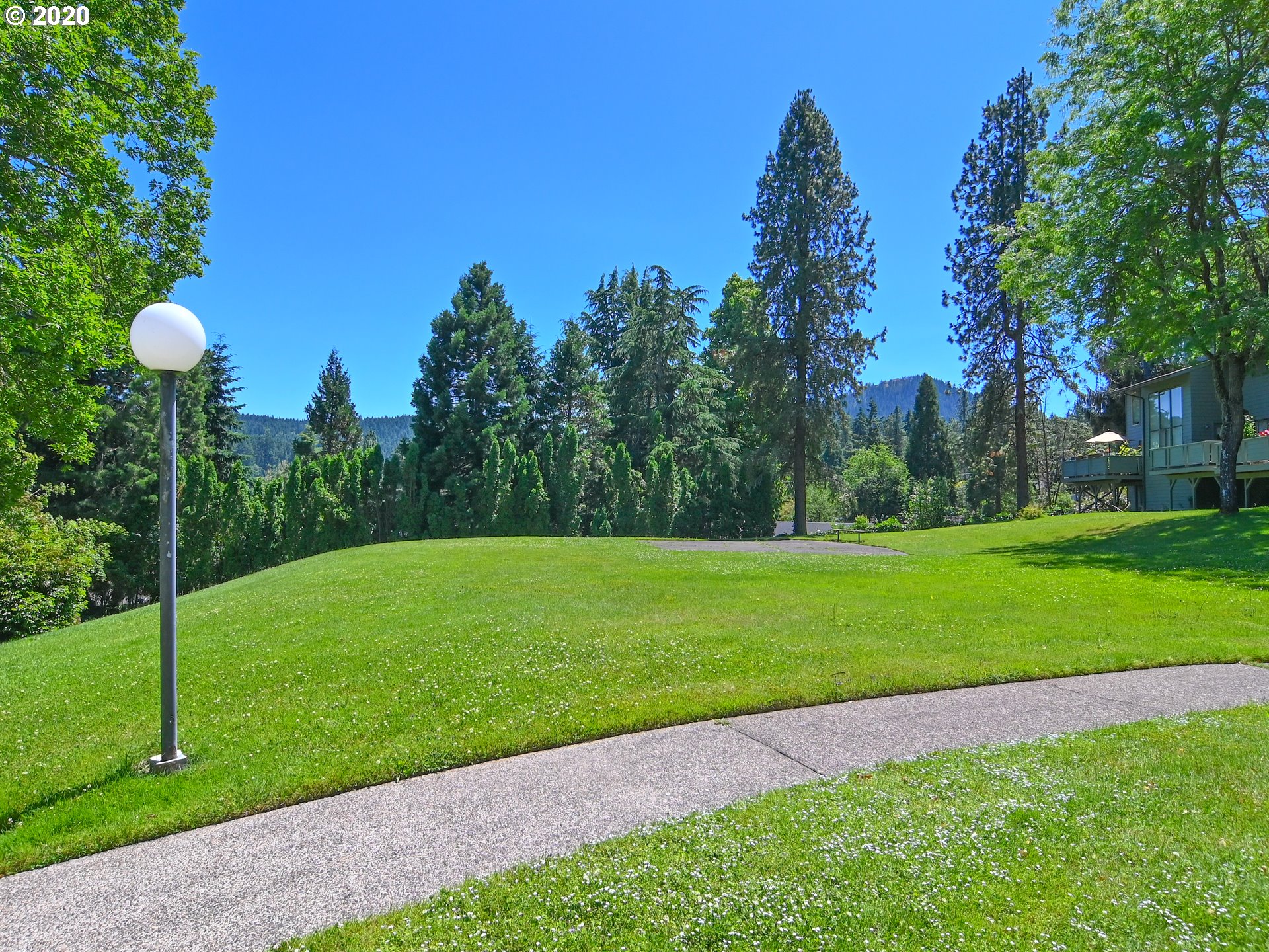 4441 Fox Hollow Road, Unit 2 Eugene, OR 97405 - Photo 28 of 31 Gallery Image 28