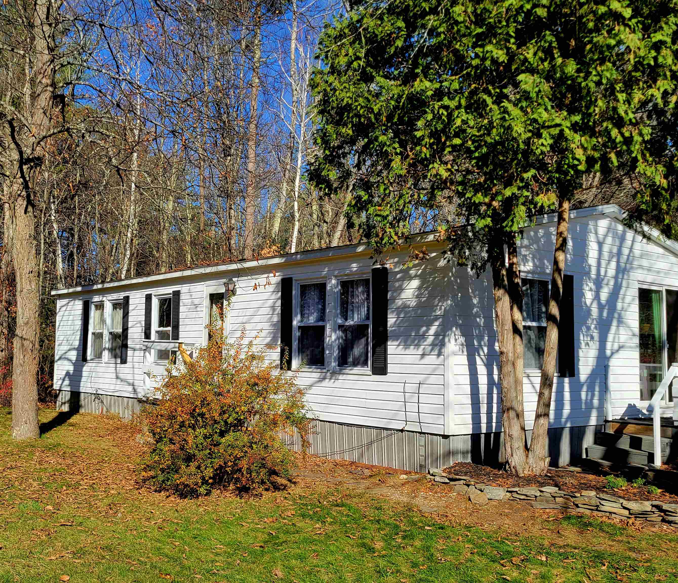 22 Agent Road Raymond, NH 03077 - Photo 1 of 24