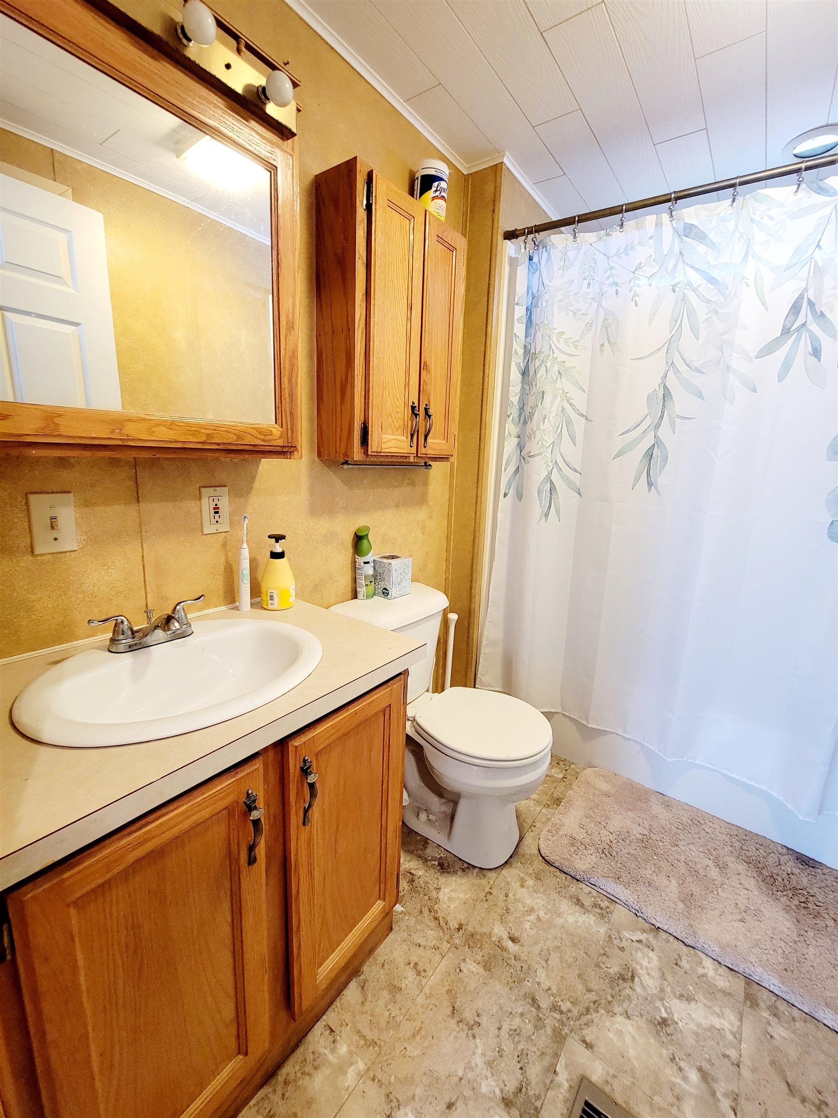 22 Agent Road Raymond, NH 03077 - Photo 13 of 24