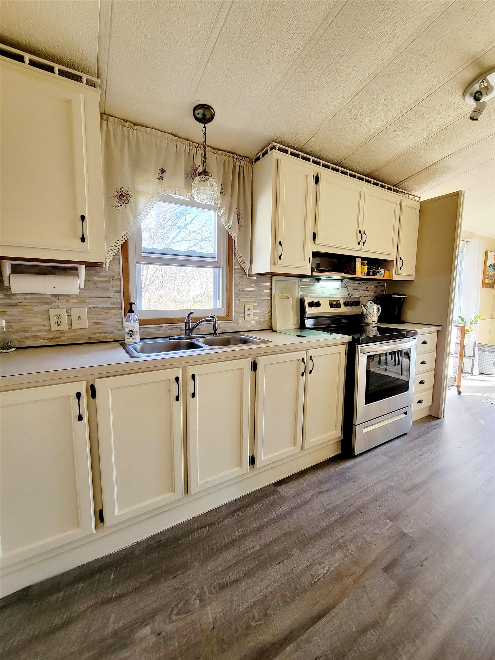 22 Agent Road Raymond, NH 03077 - Photo 6 of 24