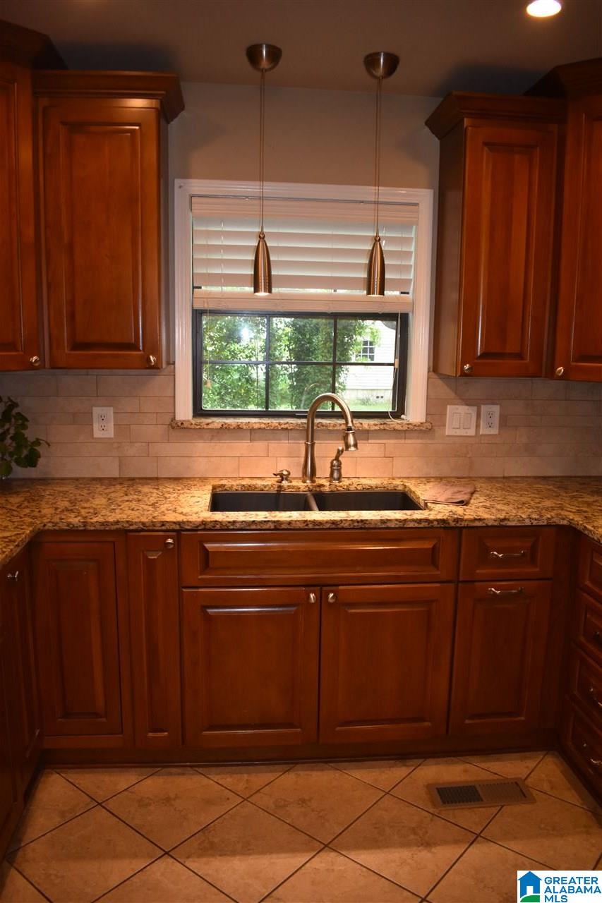6471 Old Bradford Road Pinson, AL 35126 - Photo 5 of 38