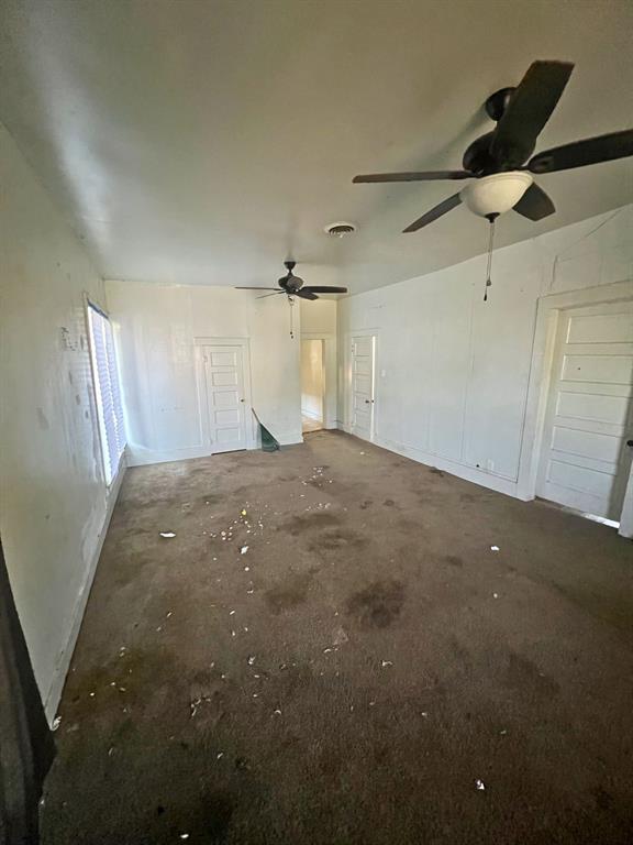 728 Ritchey Street Gainesville, TX 76240 - Photo 14 of 37