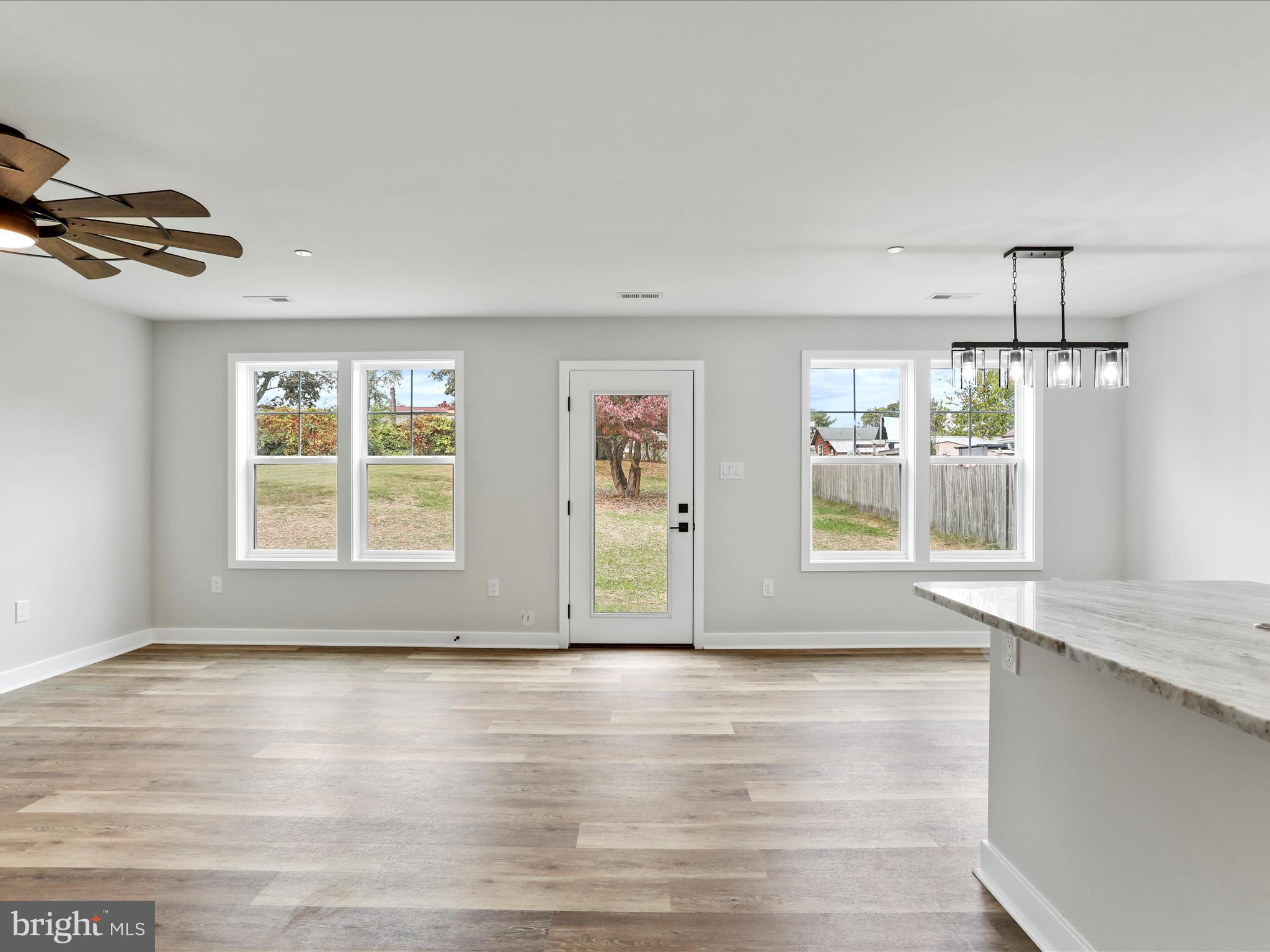 325 Devonshire Road Hagerstown, MD 21740 - Photo 9 of 37