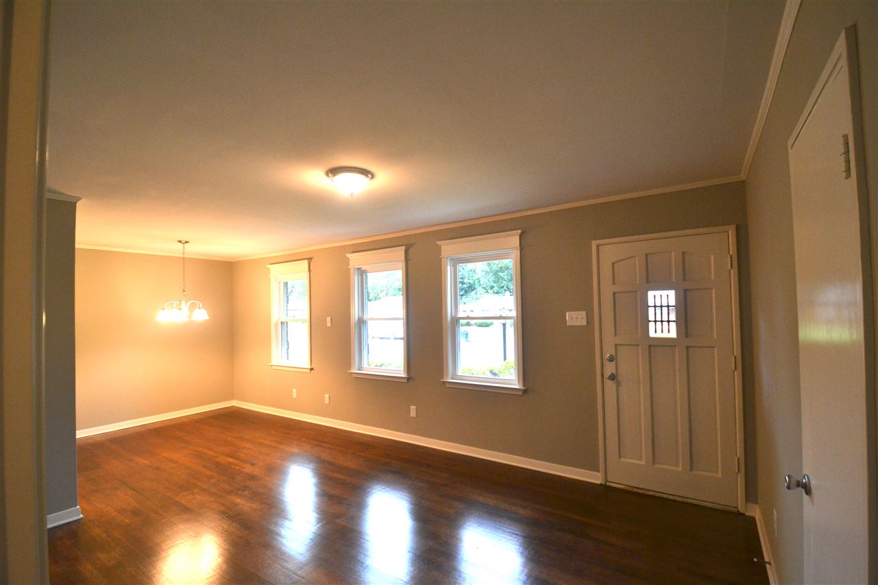 4932 Sea Isle Road Memphis, TN 38117 - Photo 3 of 15