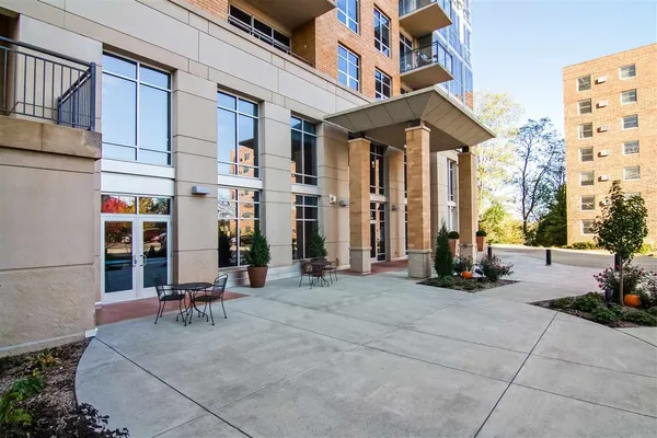 $4,000 | 625 North Segoe Road, Madison, WI 53705