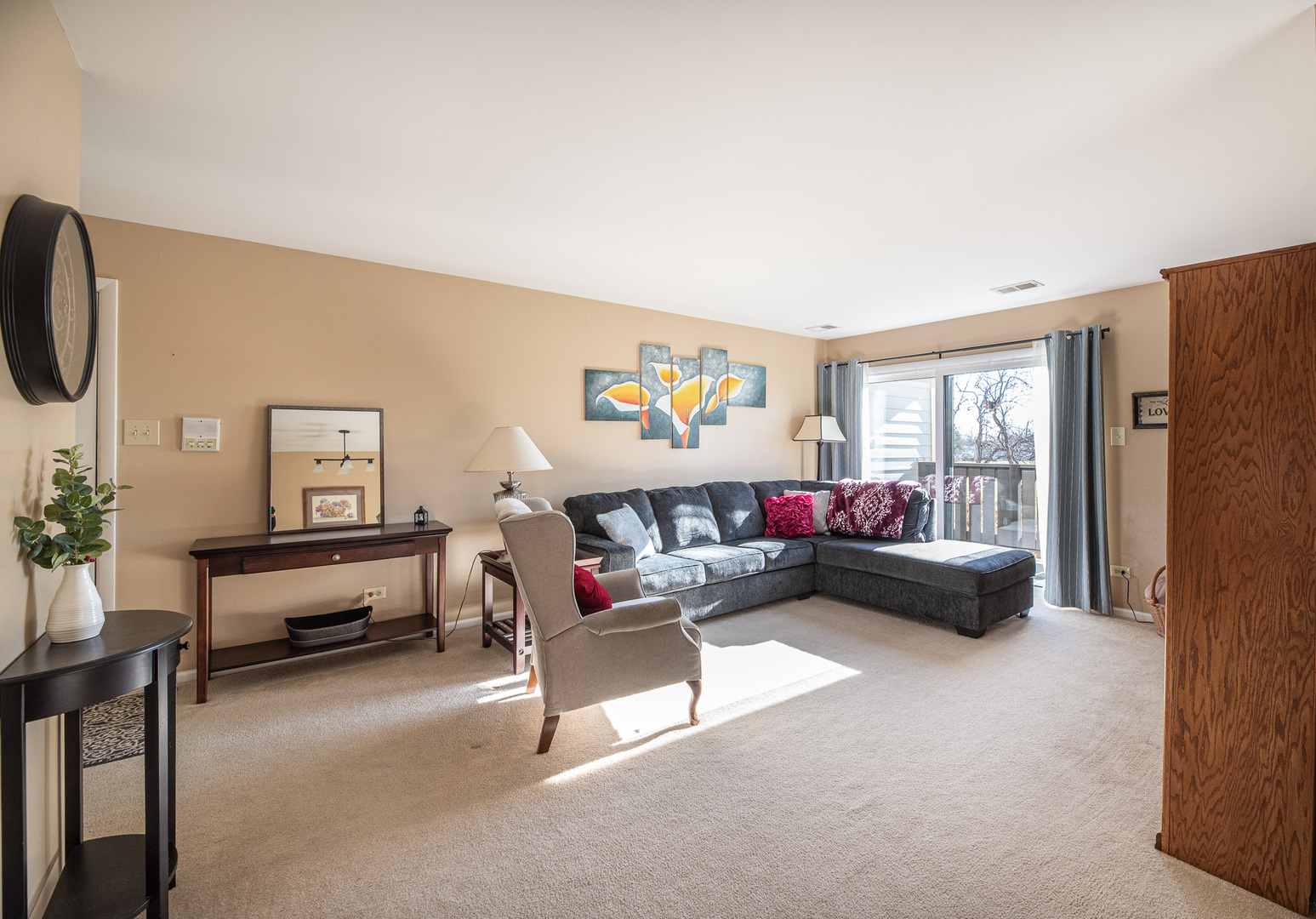 847 Coach Road, Unit 4 Palatine, IL 60074 - Photo 3 of 15 Gallery Image 3