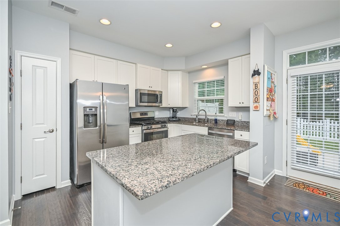 8990 Ringview Drive Mechanicsville, VA 23116 - Photo 9 of 39 Kitchen featuring appliances with stainless steel