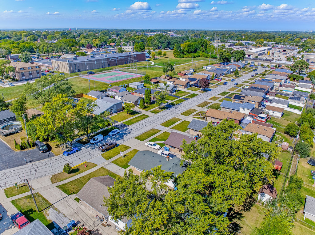 12549 South Tripp Avenue Alsip, IL 60803 - Photo 30 of 30 an aerial view of multiple house