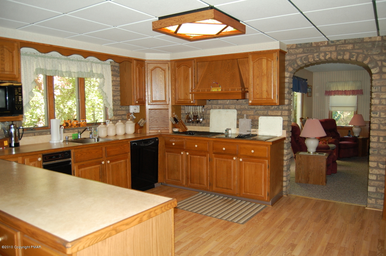 4566 Lower Cherry Valley Road Stroudsburg, PA 18360 - Photo 4 of 12 Kitchen